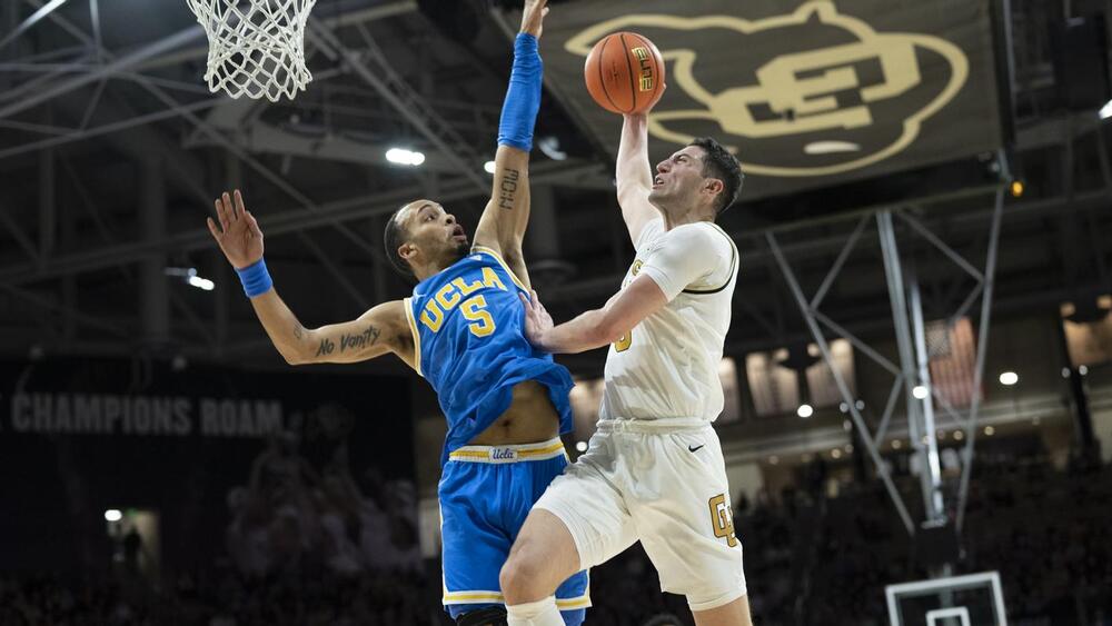 How basketball players have fun at the poker table.