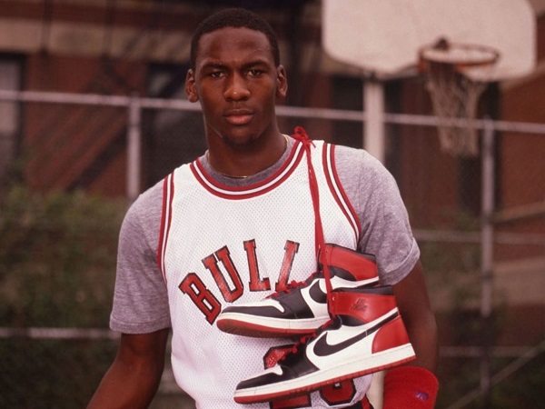 Historia de la colaboración de Nike y Michael Jordan.